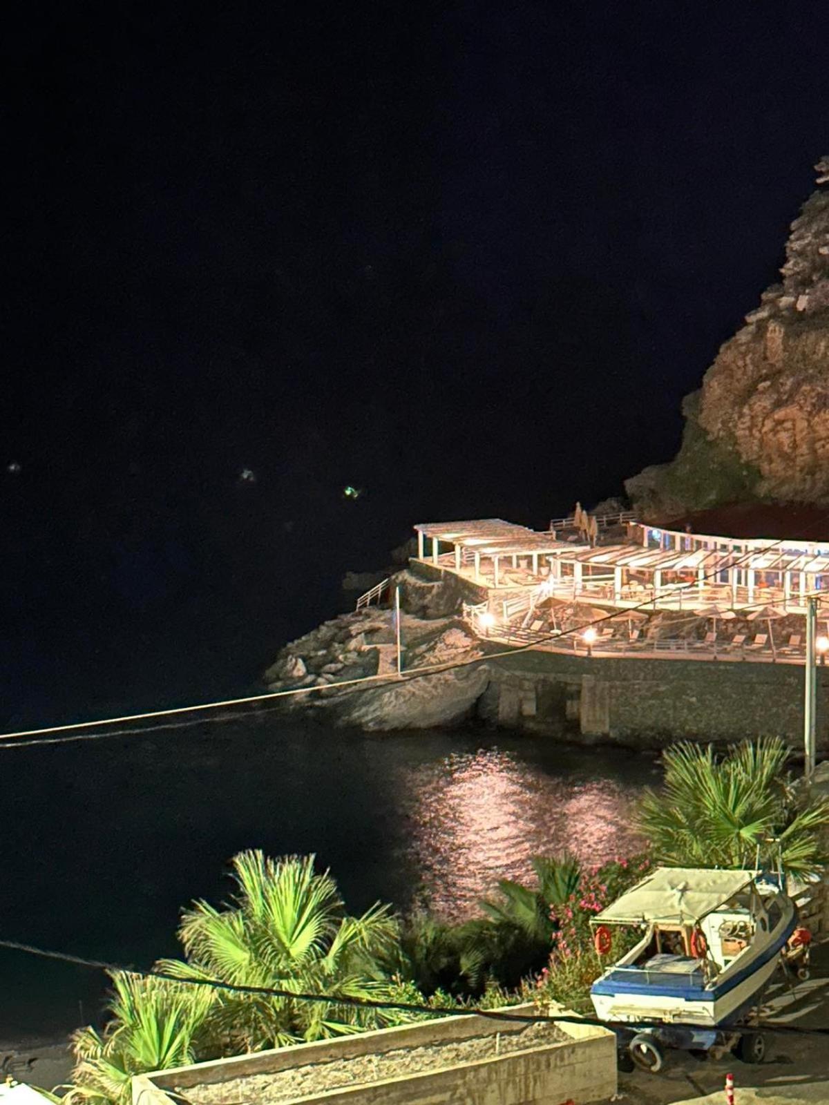 Popis Sea View Apartments アギア・ペラギア エクステリア 写真